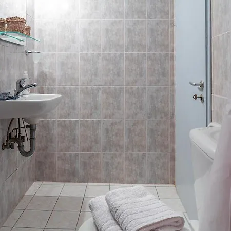 Sunny Summer Retreat - Perfect Location & Bbq Vasilítsion