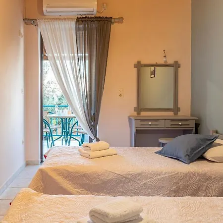 Sunny Summer Retreat - Perfect Location & Bbq Vasilítsion