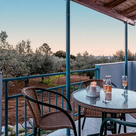 Secret Summer Havens - Perfectly Secluded Getaways Apartment *