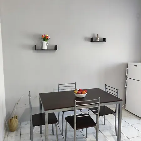 Secret Summer Havens - Perfectly Secluded Getaways Apartment *